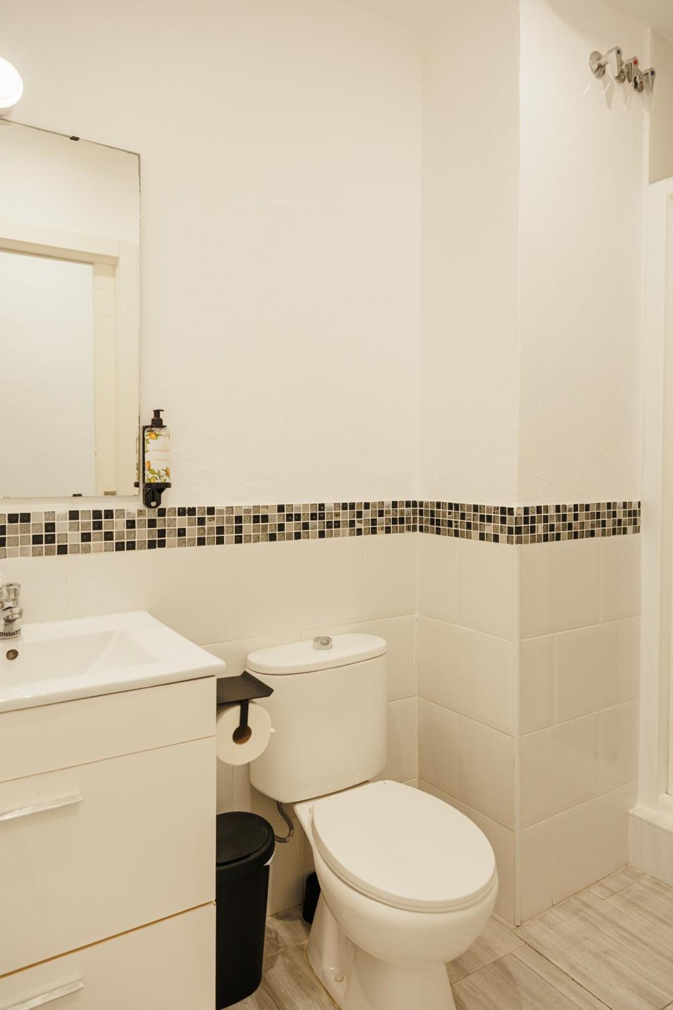 Astuto 21 Suites - Adults Only เฮเรซ เด ลาฟรอนเตรา ภายนอก รูปภาพ